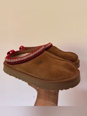UGG Tazz Platfrom Girls Size 1